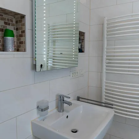 Weibertreu וויינסברג