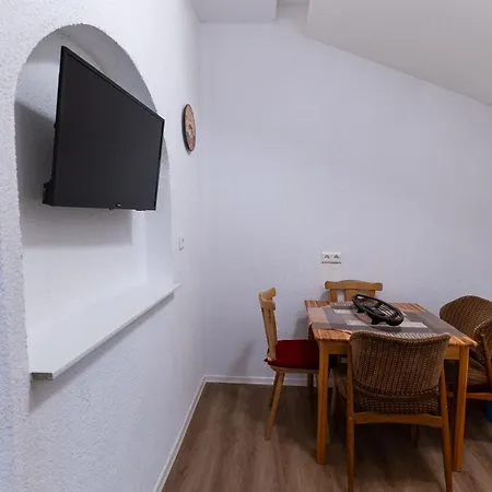 Weibertreu מלון 3*