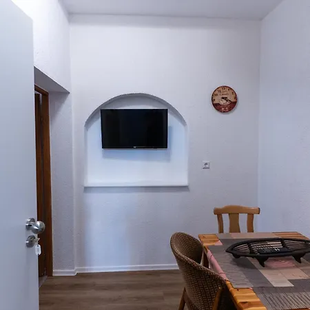 מלון Weibertreu 3*